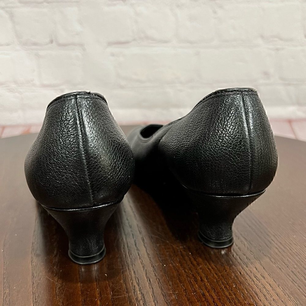 6.5 Aa Saks Fifth Avenue Fenton Last Vintage Kitten Heel Pumps In Black. Euc — image 6 of 8